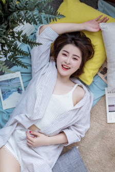 女邻居